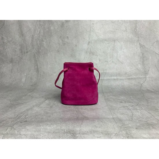 P4805NF460 new mini bucket bag made of top imported lambskin leather super soft and cost-effective can manage a variety of styles very playful and cute can be shoulder crossbody handheld shoulder shape varied bag although small but very able to load size 