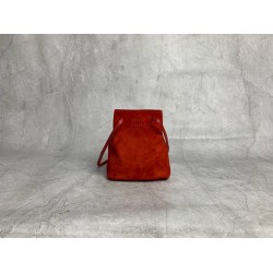 P4805NF460 new mini bucket bag made of top imported lambskin leather super soft and cost-effective can manage a variety of styles very playful and cute can be shoulder crossbody handheld shoulder shape varied bag although small but very able to load size 