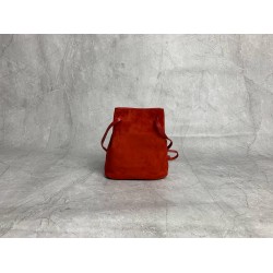 P4805NF460 new mini bucket bag made of top imported lambskin leather super soft and cost-effective can manage a variety of styles very playful and cute can be shoulder crossbody handheld shoulder shape varied bag although small but very able to load size 