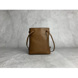 p4805NF460 brown new mini bucket bag made of top imported lambskin leather is super soft and cost-effective can manage a variety of styles very playful and lovely can be shoulder crossbody handheld shoulder shape varied bag is small but very able to load 