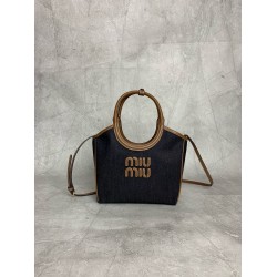 P600M288 new online M family IVY basket handbags simple lines urban style and fine cowhide leather is the key to this new IVY handbags using sophisticated design embellished with letters logo highlights the classic style of this handbag is the most specia