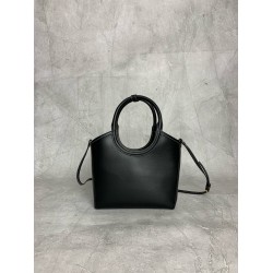 P780M288 new online M family IVY basket handbags simple lines urban style and fine cowhide leather is the key to this new IVY handbags using sophisticated design embellished with letters logo highlights the classic style of this handbag is the most specia