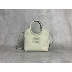 P780M288 new online M family IVY basket handbags simple lines urban style and fine cowhide leather is the key to this new IVY handbags using sophisticated design embellished with letters logo highlights the classic style of this handbag is the most specia