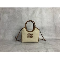 P600M288 new online M family IVY basket handbags simple lines urban style and fine cowhide leather is the key to this new IVY handbags using sophisticated design embellished with letters logo highlights the classic style of this handbag is the most specia
