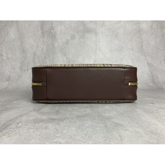 p8005BB117 Plaid Brown MiuMiu new bird's-eye check briefcase is a complete fusion of fashion and classic Next big hit is it wool fabric with calfskin leather texture is soft and durable than the full leather model is lighter and more versatile in color Bo
