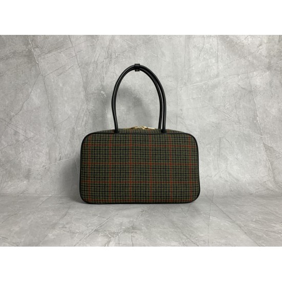 p8005BB117 Plaid green MiuMiu new birdcage briefcase a complete blend of fashion and classic the next big hit is it wool fabric with calfskin leather texture is soft and durable than the all-leather model is lighter and more versatile color both appearanc