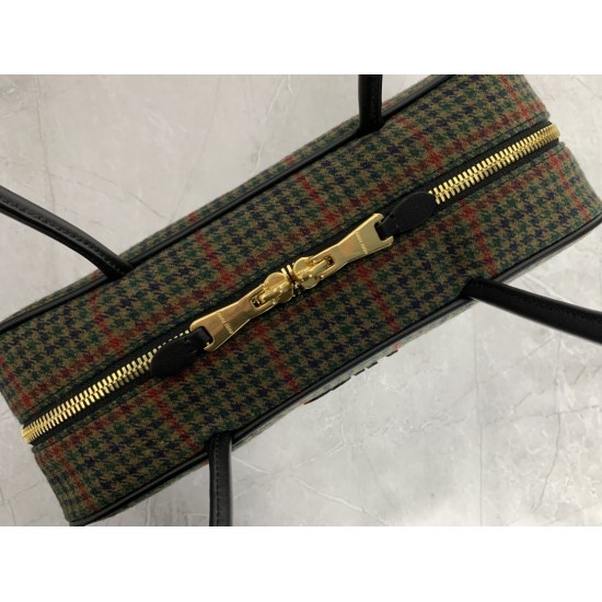 p8005BB117 Plaid green MiuMiu new birdcage briefcase a complete blend of fashion and classic the next big hit is it wool fabric with calfskin leather texture is soft and durable than the all-leather model is lighter and more versatile color both appearanc