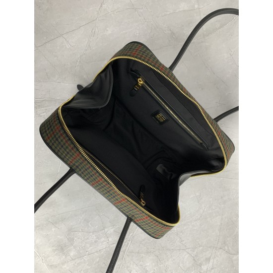 p8005BB117 Plaid green MiuMiu new birdcage briefcase a complete blend of fashion and classic the next big hit is it wool fabric with calfskin leather texture is soft and durable than the all-leather model is lighter and more versatile color both appearanc