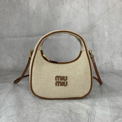 P5505BC125 cloth with leather MiuMiu new to the version of the new canvas MiuWaner canvas fabric with calfskin leather texture soft and durable this year's super-hot material must-have single product using the rounded curve to retain the proper sense of p