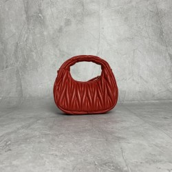 p6105BP078 big red MiuMiu new mini MiuWander handbags imported lambskin classic brand iconic Matelasse texture embroidery vintage frosted hardware using the curve of the round lone retained the playful sense of the bag type of the overall stiff and shaped