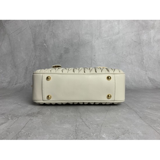 p9205BB124 M new large 5BB124MiuMiu new too pretty bowling handbags imported lambskin classic brand iconic Matelasse texture embroidery retro frosted hardware to retain the due sense of playfulness the bag type overall stiff and shaped full of personality