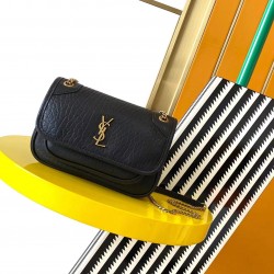 P530 Extraordinary quality Original leather Black elephant pattern Gold and silver buckle 18cmNiki family new member mini is simply too cool bag shape good-looking no flaws soft sheepskin create a retro-photographic style cross-body or armpit is very can 