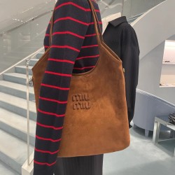 Apply to be your fall and winter love bag hand carry armpit are very retro texture aura full on the body and comfortable