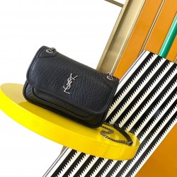 P530 Extraordinary quality Original leather Black elephant pattern Gold and silver buckle 18cmNiki family new member mini is simply too cool bag shape good-looking no flaws soft sheepskin create a retro-photographic style cross-body or armpit is very can 