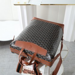 Premium quality Original P750Cisalpin shoulder bag is a reissue of the iconic Alpin backpack Designed for the urban explorer, this bag features a structured zipper closure system that ensures a spacious opening for accessing personal items Hand-held for e