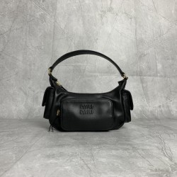 P8805BC146 black M this year's most special style biker bag using top imported lambskin leather soft cotton satin lining multi-pocket design blurring the boundaries of functionality and decorative personality distinctive can manage a variety of styles can