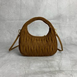 New Suede HoboP6505BC125BrownThis bag reinterprets Wander's Hobo shape in suede, injecting a soft sophistication into a classic vintage styleRemovable leather shoulder strapLength 110cmGold hardwareMetal monogrammed logo on frontCotton sateen liningZipper