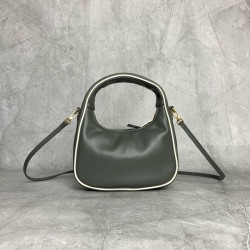P7005BC125 stone cement gray with white MiuMi new MiuWander handbags new bold color scheme using the top imported calfskin leather vintage frosted hardware using the round lonely curve retains the playful sense of expression of sports elegance style and c