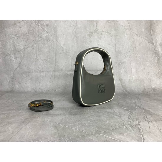 P7005BC125 stone cement gray with white MiuMi new MiuWander handbags new bold color scheme using the top imported calfskin leather vintage frosted hardware using the round lonely curve retains the playful sense of expression of sports elegance style and c