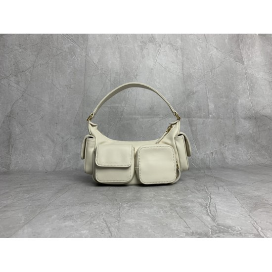 P8805BC146 white M this year's most special style biker bag using top imported lambskin leather soft cotton satin lining multi-pocket design blurring the boundaries of functionality and decorative personality distinctive can manage a variety of styles can