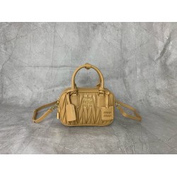 p8805BB123 sand yellow M new too pretty bowling handbags imported lambskin classic brand iconic Matelasse texture embroidery vintage frosted hardware retains the proper sense of playfulness bag type overall stiff and shaped full of personality can be swee