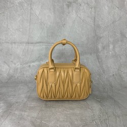 p8805BB123 sand yellow M new too pretty bowling handbags imported lambskin classic brand iconic Matelasse texture embroidery vintage frosted hardware retains the proper sense of playfulness bag type overall stiff and shaped full of personality can be swee