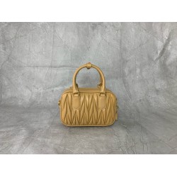 p8805BB123 sand yellow M new too pretty bowling handbags imported lambskin classic brand iconic Matelasse texture embroidery vintage frosted hardware retains the proper sense of playfulness bag type overall stiff and shaped full of personality can be swee