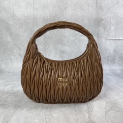 P8505BC108M new MiuWander handbags imported lambskin classic brand iconic Matelasse texture embroidery vintage frosted hardware using the curve of the round lone retained the right sense of playfulness bag type overall stiff and shaped full of personality