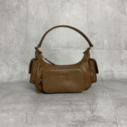 P8805BC146 brown M this year's most special style biker bag using top imported lambskin leather soft cotton satin lining multi-pocket design blurring the boundaries of functionality and decorative personality distinctive can manage a variety of styles can