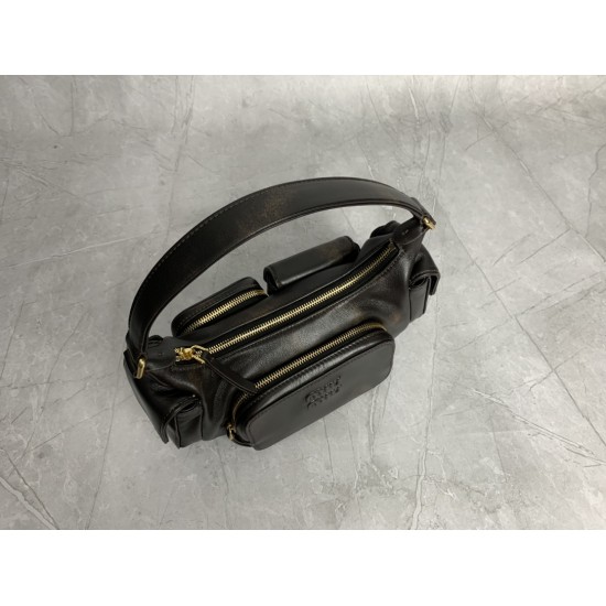 P8805BC146 retro M this year's most special style biker bag using top imported lambskin leather soft cotton satin lining multi-pocket design blurring the boundaries of functionality and decorative personality distinctive can manage a variety of styles can