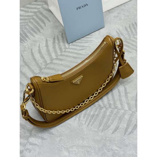 F540 with counter counter version of the full set of packaging exclusive customized new color caramel new upgraded version of the 1BC204 cross shoulder strap removable this versatile handbag using clean lines and classic detail design with removable chain