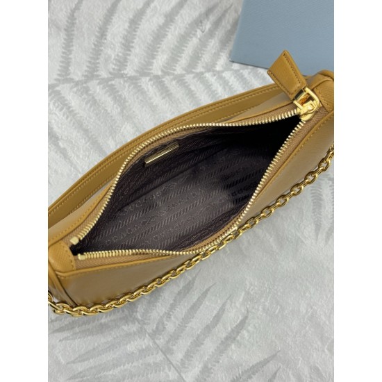 F540 with counter counter version of the full set of packaging exclusive customized new color caramel new upgraded version of the 1BC204 cross shoulder strap removable this versatile handbag using clean lines and classic detail design with removable chain