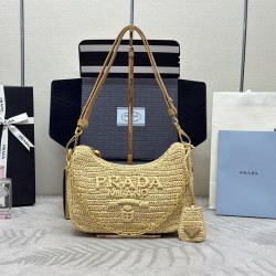 F670 with the counter version of the full set of packaging exclusive customized straw three-dimensional embroidery arrived Hobo1BC204 this Hobo hand-woven design is fantastic three-dimensional hand-woven font can be hand-carried armpit bag shoulder strap 