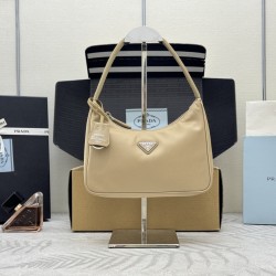 hobo2000 underarm bag apricot