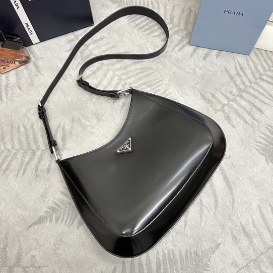 F600 with counter counterpartFull set of packagingExclusive customizationCounter newest modelGlossy underarm bagLarge 1BC156 arrivesThis exquisite Prada Cleo shoulder bag reinterprets the brand's iconic vintage designAdjustable leather handlesMetal hardwa