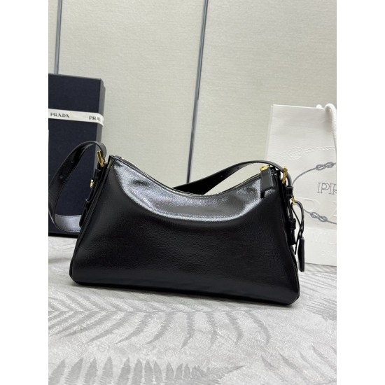 F670 with counter counter version of the full set of packaging exclusive customized new Aimee underarm bag wrinkled patent leather 1BC229 small this leather Hobo underarm bag design temperament simple imported calfskin front metal triangle enamel logo wit