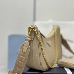 F580 with a full set of the right version of the counter packaging exclusive custom upgraded version of the three-in-one new 1BH204 cross grain nude apricot gold hardware nylon Hobo hand-carrying armpit bag Netroots Sisters crazy grass popular in the fash