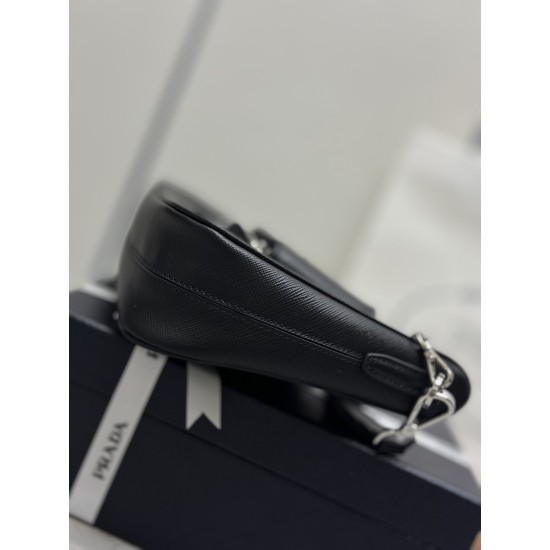 F560 with a full set of the right version of the counter package exclusive custom upgraded version of the three-in-one new 1BH204 cross grain leather silver hardware nylon Hobo hand-carrying armpit bag Netroots Sisters crazy grass popular in the fashion c