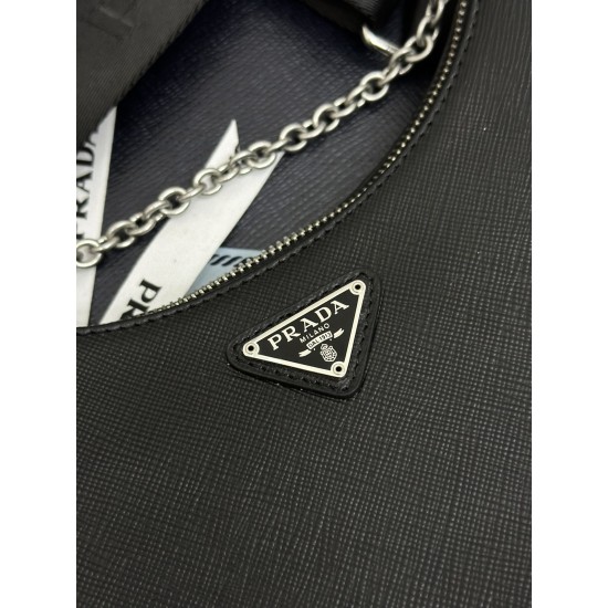 F560 with a full set of the right version of the counter package exclusive custom upgraded version of the three-in-one new 1BH204 cross grain leather silver hardware nylon Hobo hand-carrying armpit bag Netroots Sisters crazy grass popular in the fashion c