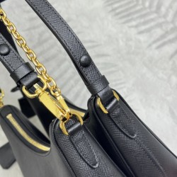 Upgraded version Shoulder straps are removable with extra chain