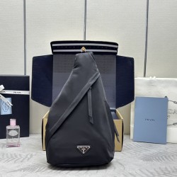 2vz092 Nylon Chest Bag Arrives