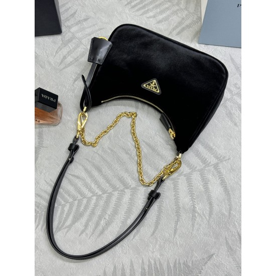 F460 with counter to the version of the full set of packaging exclusive custom velvet Hobo1BC204 hand carry armpit bag crossbody bag this velvet Hobo hand carry armpit bag crossbody bag is very strong function of a bag of three is too perfect using import
