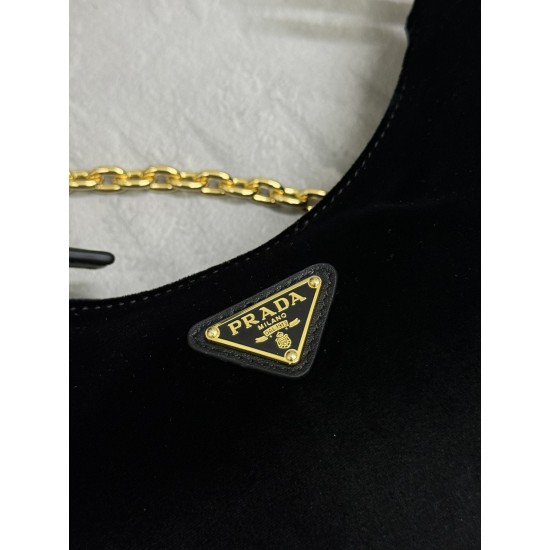 F460 with counter to the version of the full set of packaging exclusive custom velvet Hobo1BC204 hand carry armpit bag crossbody bag this velvet Hobo hand carry armpit bag crossbody bag is very strong function of a bag of three is too perfect using import