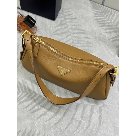 F690 with counter counter version of the full set of packaging exclusive customized new Aimee underarm bag 1BC229 small this leather Hobo underarm bag design temperament simple imported calfskin front metal triangle enamel logo with removable leather shou