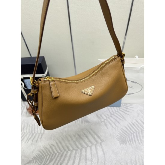 F690 with counter counter version of the full set of packaging exclusive customized new Aimee underarm bag 1BC229 small this leather Hobo underarm bag design temperament simple imported calfskin front metal triangle enamel logo with removable leather shou