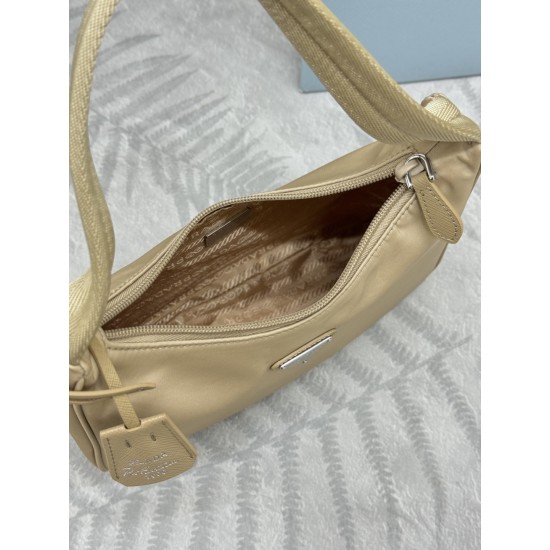 F240 with a full set of the right version of the counter packaging exclusive custom pop-up cloth shoulder armpit bag silver hardware 1NE515HOBO2000 Kendall with the same models of women's nylon shoulder bag using imported original parachute fabric lightwe