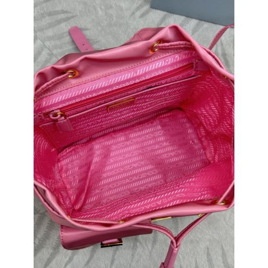 F470 with a full set of the right version of the counter packaging exclusive custom new small backpack 1BZ677 pink gold buckle This nylon backpack is part of Prad's traditional design highlighting the brand's important qualities innovative materials luxur