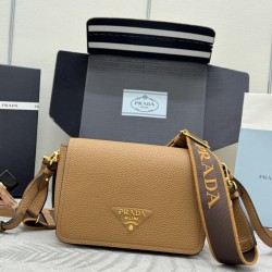 F750 with counter counter version of the full set of packaging exclusive customized new gold buckle double shoulder strap 1BD314 gold buckle this double shoulder strap with imported deerskin grain cowhide leather with two exchangeable adjustable long shou