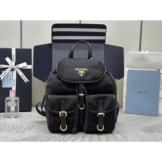 F510 with counter to the version of the full set of packaging exclusive customized new backpack 1BZ677B cover is cowhide edging this nylon shoulder bag using exquisite calfskin leather trim fusion of various materials and decorated with loose word mark lo