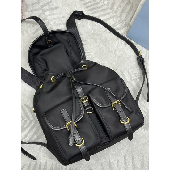 F510 with counter to the version of the full set of packaging exclusive customized new backpack 1BZ677B cover is cowhide edging this nylon shoulder bag using exquisite calfskin leather trim fusion of various materials and decorated with loose word mark lo